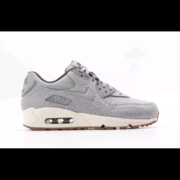 Nike Air Max 90 Premium Grey Safari Women’s Shoes NWT Nike Air Max 90 Premium Grey Safari Women’s Shoes NWT